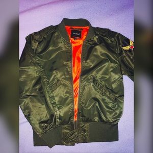 💯 Military Green Bomber Jacket 💯